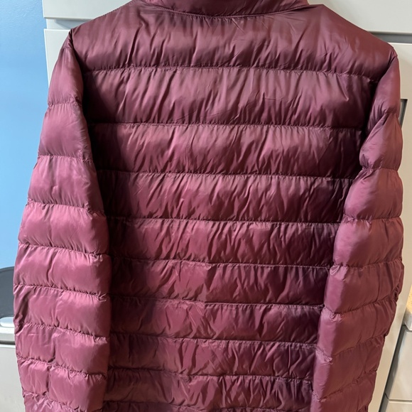 Women’s down puffer jacket. - Picture 3 of 3